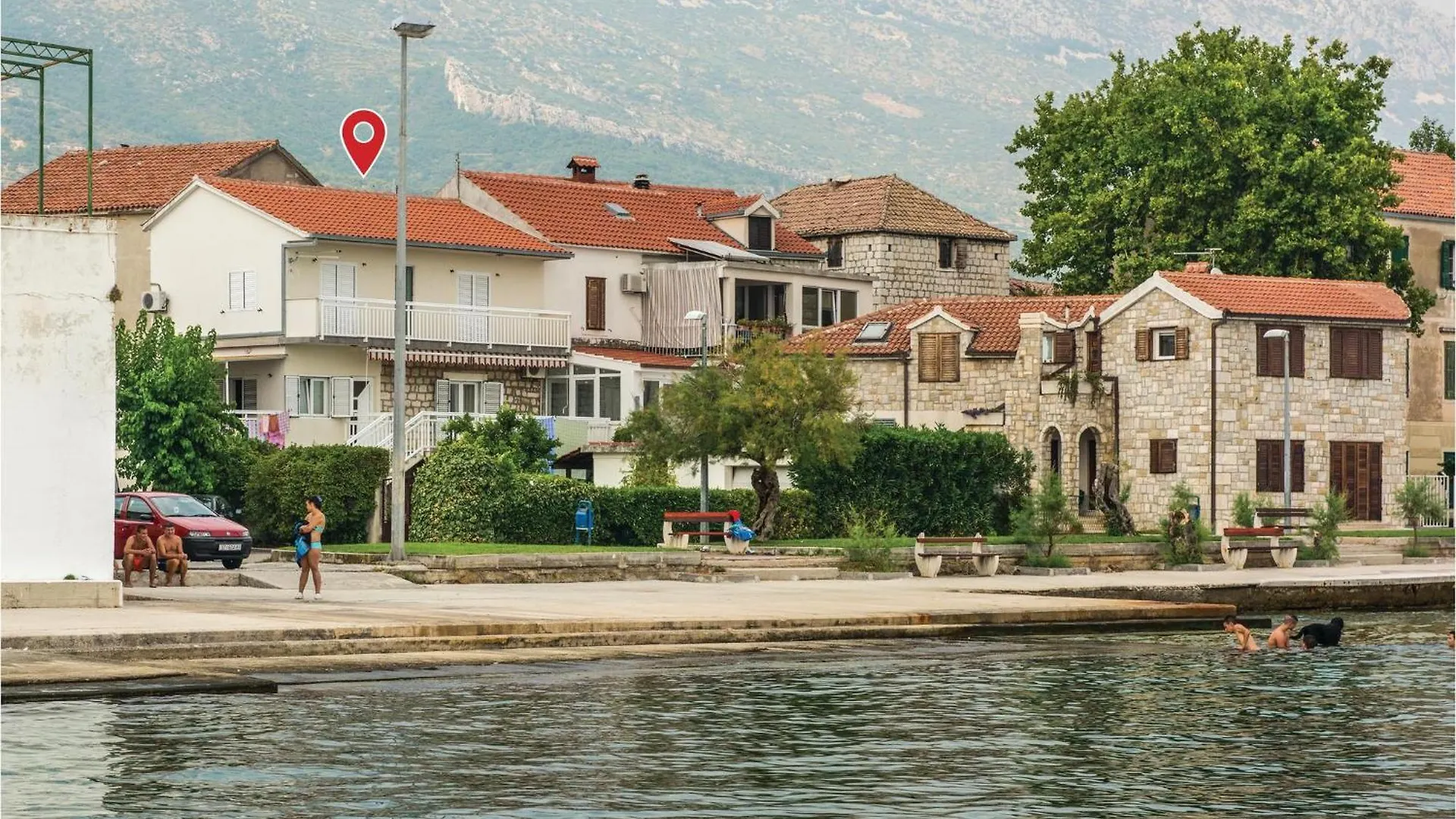 2 Bedroom Stunning Apartment In Kastel Kambelovac Kastela