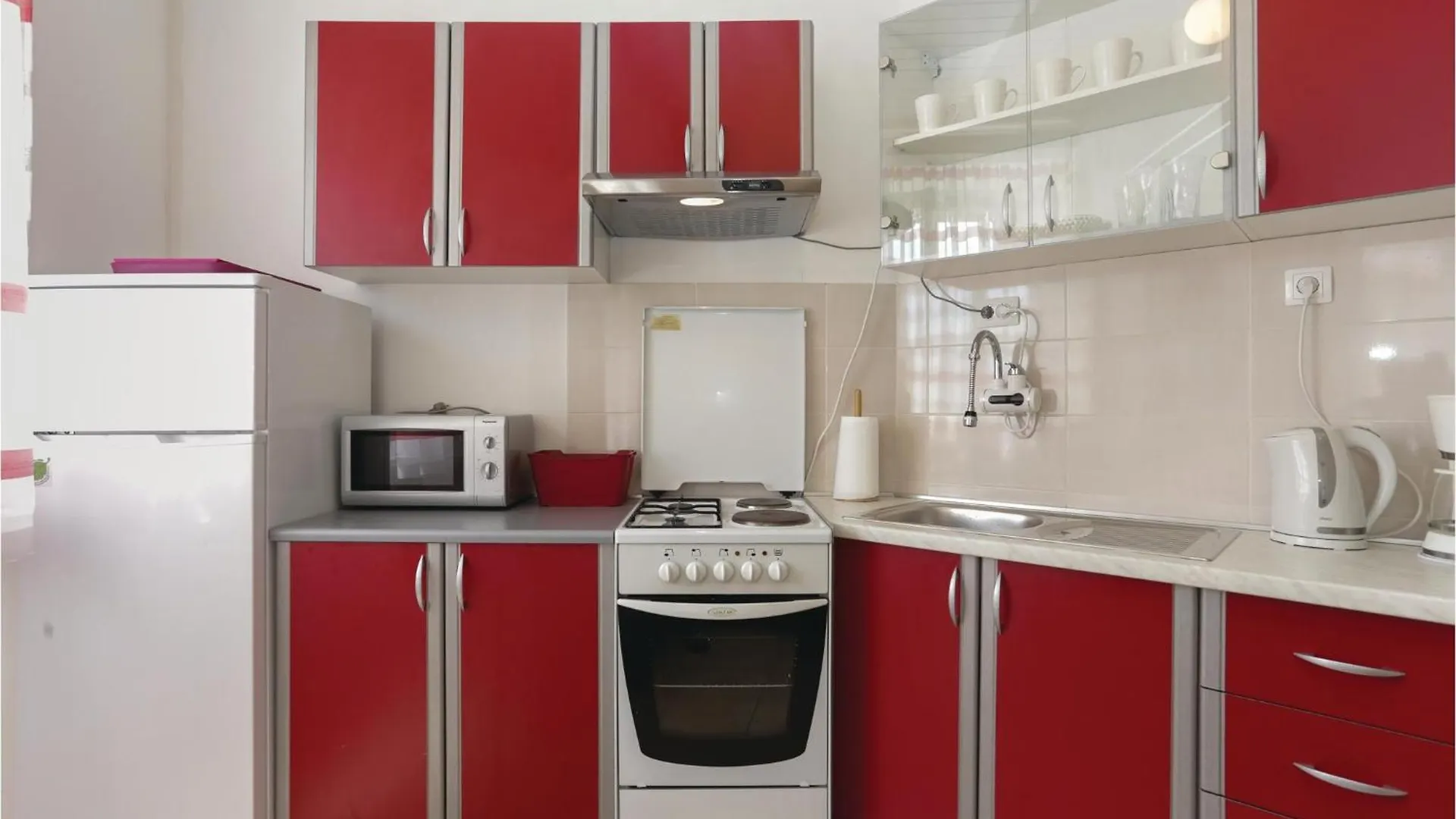 2 Bedroom Stunning Apartment In Kastel Kambelovac Kastela Croatia