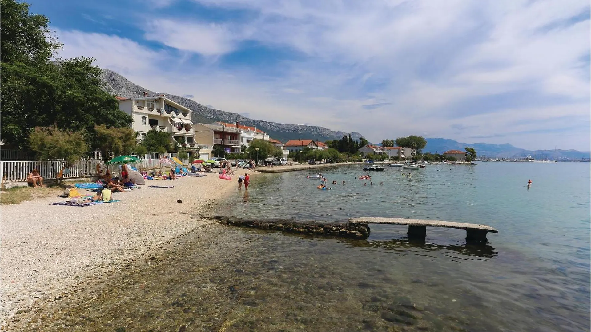 2 Bedroom Stunning Apartment In Kastel Kambelovac Kastela Croatia